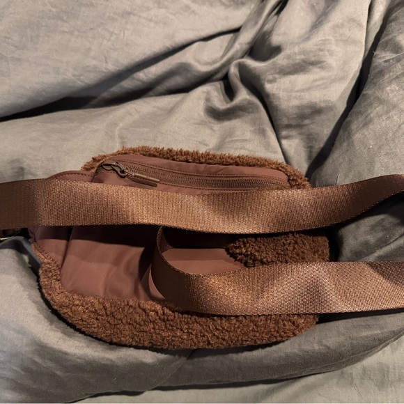 Lululemon Brown Sherpa belt Bag - Picture 2 of 5